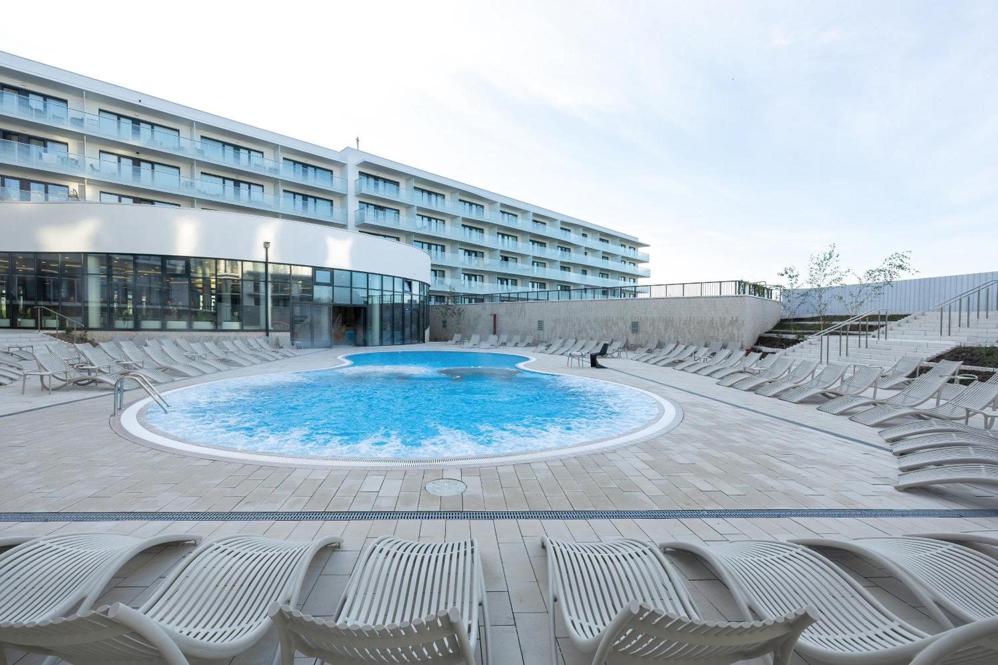 Family Apartment With Gym And Swimming Pool By Renters Prestige Kolobrzeg Exterior photo